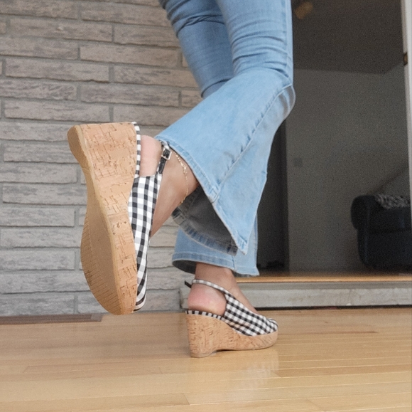 Gingham Print Cork Wedges - Picture 3 of 11